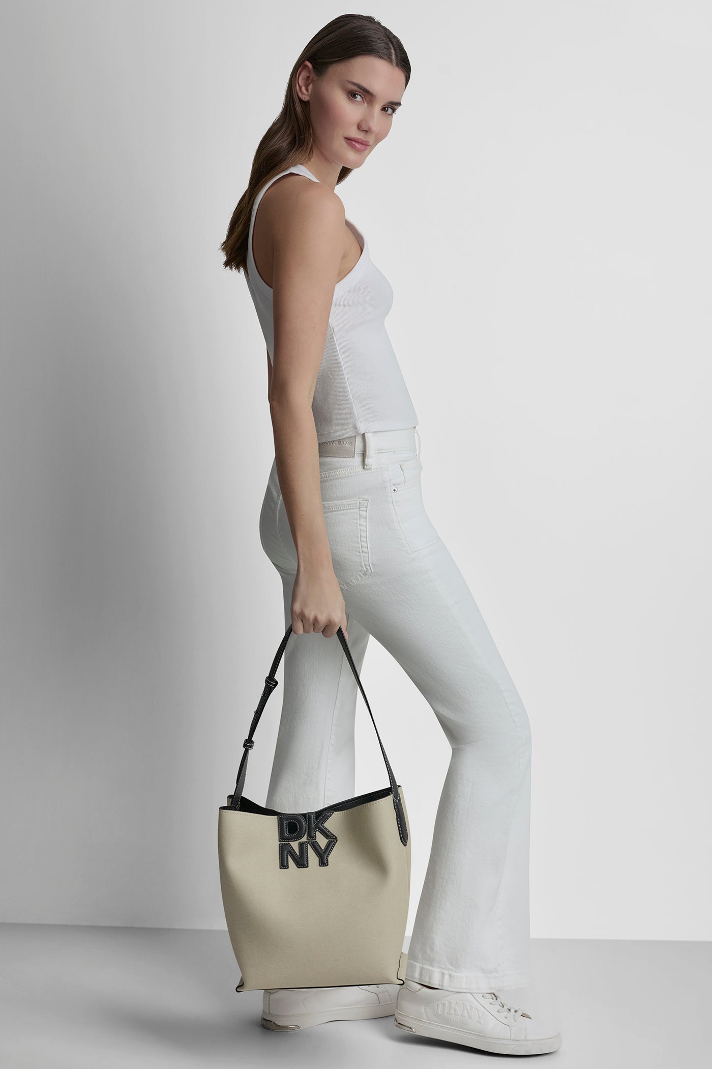 NICOLE LOGO BUCKET BAG - Image 2