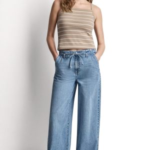 HIGH-RISE WIDE LEG JEAN