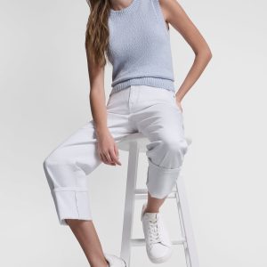 CREW NECK SLEEVELESS SWEATER